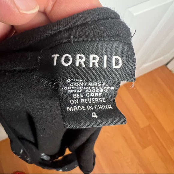 Torrid Womens Black Star Print Blouse Cap Sleeves Draped Top Shirt sz 4XL - Picture 4 of 9